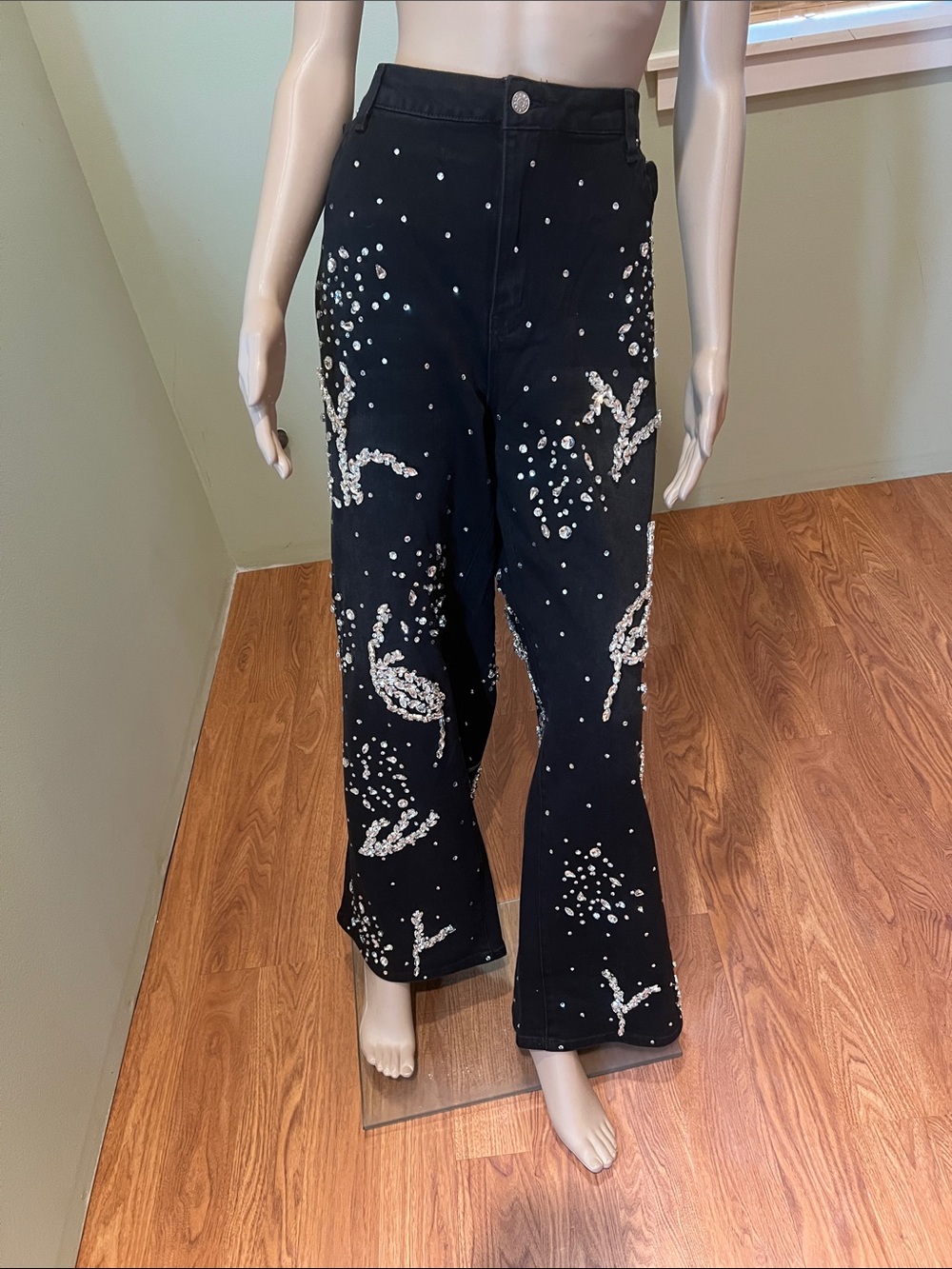 Akira Black Crystal Embellished Jeans Size 1X